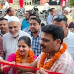 वरिष्ठ समाजसेविका पूजा गुप्ता व कांग्रेस के प्रदेश महामंत्री सचिन गुप्ता ने संयुक्त रूप से किया शोरूम का उद्घाटन,कहा आज का युवा हो रहा स्वरोजगार की ओर आकर्षित