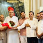 रुड़की। जिला एवं महानगर किसान कांग्रेस के तत्वावधान में पठान पुरा स्थित वरिष्ठ कांग्रेस नेता हाजी सलीम खान के आवास पर एक बैठक आयोजित की गयी ।