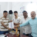 रुड़की में पेयजल संकट पर पार्षदों का जल संस्थान पर प्रदर्शन, 10 सूत्रीय मांगों का सौंपा ज्ञापन; AE बोले—एक-दो दिन में चालू होगा बंद पड़ा पंप