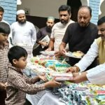 पूर्व मेयर गौरव गोयल की पहल  सैकड़ों विद्यार्थियों को निःशुल्क पाठ्य सामग्री वितरित शिक्षा और नशामुक्ति का दिया संदेश